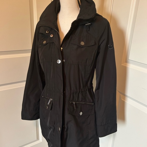 Michael Kors black button/buckle rain jacket with hood - Picture 2 of 9